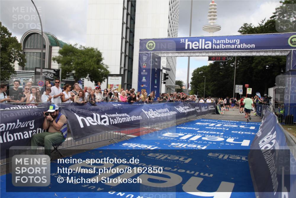 29.06.2025 - hella hamburg halbmarathon Michael Strokosch http://msf.ph/oto/8162850 29.06.2025 10:33:09 Ziel 6473, 11169, 14276, 17802 meine-sportfotos.de