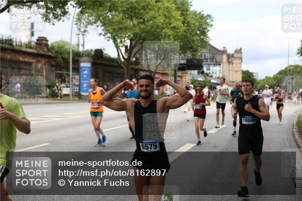 29.06.2025 - hella hamburg halbmarathon Yannick Fuchs http://msf.ph/oto/8162897 29.06.2025 10:39:39 20KM 1171, 2098, 2188, 2470, 3785, 3917, 4997, 5623, 5706, 6054, 6266, 6375, 6575, 6819, 6831, 7087, 7167, 7325, 7709, 7843, 8871, 9030, 9105, 9710, 9720, 10064, 10313, 10741, 11291, 11688, 11821, 12154, 12161, 12528, 12643, 12783, 13919, 15365, 15651, 15666, 15760, 16617, 16685, 16689, 16725, 16834, 17381, 17382, 17544, 17960, 18055, 18185, 18407, 18638, 18689, 18718, 18862, 19116 meine-sportfotos.de