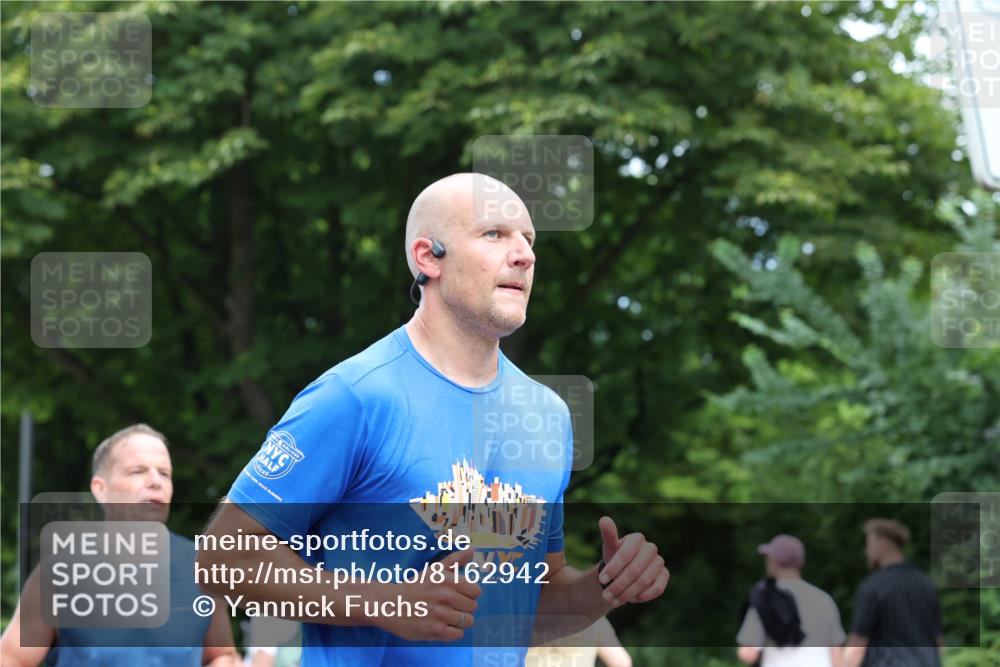 29.06.2025 - hella hamburg halbmarathon Yannick Fuchs http://msf.ph/oto/8162942 29.06.2025 11:17:54 20KM 1419, 2140, 2886, 2901, 3837, 4395, 4697, 5035, 5063, 5079, 6872, 7169, 7188, 7190, 7370, 7672, 7891, 7978, 8085, 8892, 9722, 10041, 10065, 10977, 11792, 11803, 12628, 13366, 13386, 13453, 13500, 14024, 14055, 14901, 14903, 15343, 15445, 15569, 15952, 15955, 16154, 16600, 16781, 16833, 17080, 17490, 17559, 17699, 18007, 18362, 18417, 18620 meine-sportfotos.de