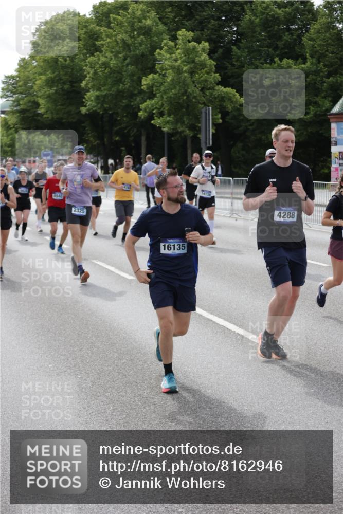 29.06.2025 - hella hamburg halbmarathon Jannik Wohlers http://msf.ph/oto/8162946 29.06.2025 10:20:17 Lombardsbrücke 1011, 1471, 2053, 2101, 2325, 2834, 3247, 3733, 3781, 4166, 4288, 4422, 4754, 4869, 5181, 5625, 6608, 8940, 9722, 9981, 10050, 10350, 11100, 11145, 11995, 12844, 12977, 14138, 14157, 14246, 14342, 14344, 14500, 14502, 14503, 14610, 14611, 14670, 15244, 15442, 15513, 16135, 16254, 16638, 16950, 17095, 17155, 17581, 17987, 18007, 18423, 18620, 18908, 19014, 19093, 19125, 19131, 19132 meine-sportfotos.de
