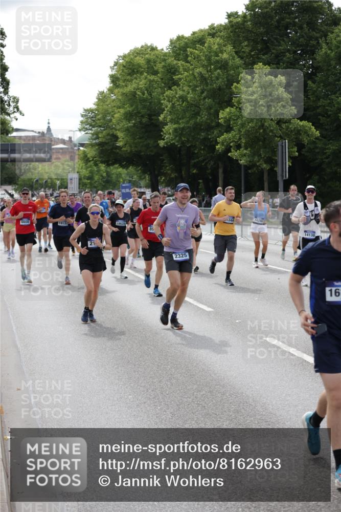 29.06.2025 - hella hamburg halbmarathon Jannik Wohlers http://msf.ph/oto/8162963 29.06.2025 10:20:18 Lombardsbrücke 1011, 1471, 2053, 2101, 2325, 2834, 2923, 2945, 3247, 3733, 3781, 4166, 4288, 4422, 4754, 4869, 5181, 5625, 6608, 8113, 8940, 9981, 10050, 10350, 11100, 11145, 11995, 12844, 14138, 14157, 14246, 14342, 14344, 14500, 14502, 14503, 14610, 14611, 14670, 15244, 15442, 15513, 16135, 16254, 16638, 16950, 17095, 17155, 17581, 17832, 17987, 18007, 18423, 18620, 18908, 19014, 19093, 19125, 19131, 19132 meine-sportfotos.de