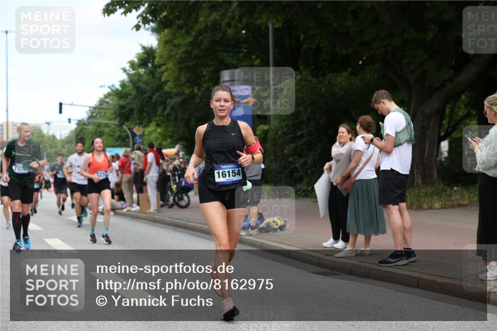 29.06.2025 - hella hamburg halbmarathon Yannick Fuchs http://msf.ph/oto/8162975 29.06.2025 11:17:55 20KM 1131, 1269, 1419, 2886, 2901, 3837, 4395, 4697, 5035, 5063, 5079, 6872, 6977, 7169, 7188, 7190, 7370, 7672, 7891, 7978, 8085, 8892, 9722, 10041, 10065, 10977, 11792, 11803, 13366, 13386, 13453, 13500, 14024, 14055, 14633, 14901, 14903, 15343, 15445, 15569, 15952, 15955, 16154, 16586, 16600, 16781, 16833, 17080, 17490, 17559, 17699, 18007, 18362, 18417, 18620 meine-sportfotos.de