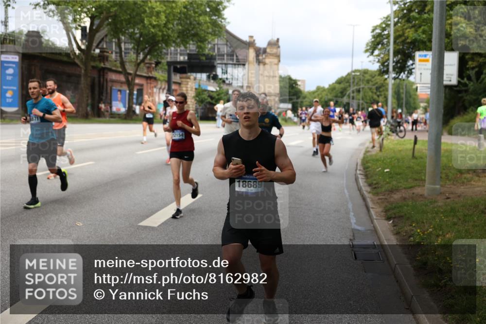 29.06.2025 - hella hamburg halbmarathon Yannick Fuchs http://msf.ph/oto/8162982 29.06.2025 10:39:40 20KM 1171, 2098, 2188, 2367, 2470, 3785, 3917, 4997, 5623, 5706, 6054, 6266, 6375, 6575, 6819, 6831, 7087, 7167, 7325, 7709, 7843, 8871, 9105, 9710, 9720, 10064, 10741, 11291, 11688, 11821, 12154, 12161, 12643, 12783, 13919, 15365, 15651, 15666, 15760, 16617, 16685, 16689, 16725, 16834, 17381, 17382, 17544, 17960, 18055, 18185, 18407, 18638, 18689, 18718, 18862, 19116 meine-sportfotos.de