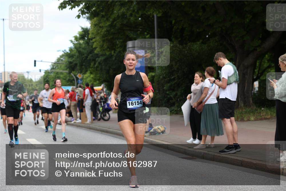 29.06.2025 - hella hamburg halbmarathon Yannick Fuchs http://msf.ph/oto/8162987 29.06.2025 11:17:56 20KM 1131, 1269, 1419, 2886, 2901, 3837, 4395, 4697, 5035, 5063, 5079, 6872, 6977, 7169, 7188, 7190, 7370, 7672, 7891, 7978, 8085, 8892, 9722, 10041, 10065, 10977, 11792, 11803, 13366, 13386, 13453, 13500, 14024, 14055, 14633, 14901, 14903, 15343, 15569, 15952, 15955, 16154, 16586, 16600, 16781, 16833, 17490, 17559, 17699, 18007, 18362, 18417, 18620 meine-sportfotos.de