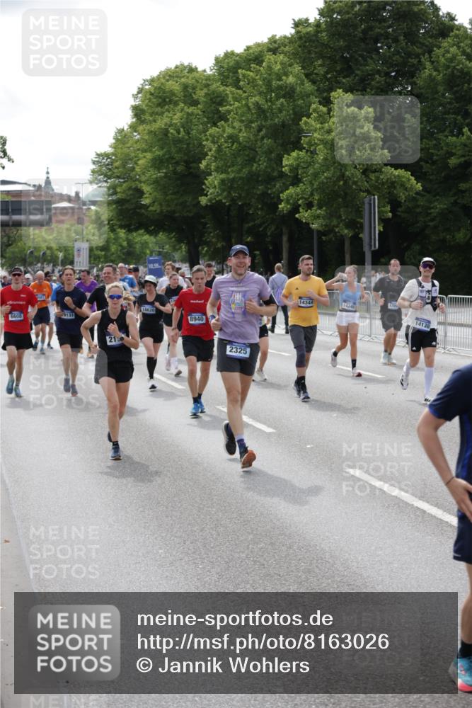 29.06.2025 - hella hamburg halbmarathon Jannik Wohlers http://msf.ph/oto/8163026 29.06.2025 10:20:18 Lombardsbrücke 1011, 1471, 2053, 2101, 2325, 2834, 2923, 2945, 3247, 3733, 3781, 4166, 4288, 4422, 4754, 4869, 5181, 5625, 6608, 8113, 8940, 9981, 10050, 10350, 11100, 11145, 11995, 12844, 14138, 14157, 14246, 14342, 14344, 14500, 14502, 14503, 14610, 14611, 14670, 15244, 15442, 15513, 16135, 16254, 16638, 16950, 17095, 17155, 17581, 17832, 17987, 18007, 18423, 18620, 18908, 19014, 19093, 19125, 19131, 19132 meine-sportfotos.de