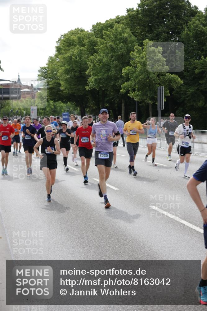 29.06.2025 - hella hamburg halbmarathon Jannik Wohlers http://msf.ph/oto/8163042 29.06.2025 10:20:18 Lombardsbrücke 1011, 1471, 2053, 2101, 2325, 2834, 2923, 2945, 3247, 3733, 3781, 4166, 4288, 4422, 4754, 4869, 5181, 5625, 6608, 8113, 8940, 9981, 10050, 10350, 11100, 11145, 11995, 12844, 14138, 14157, 14246, 14342, 14344, 14500, 14502, 14503, 14610, 14611, 14670, 15244, 15442, 15513, 16135, 16254, 16638, 16950, 17095, 17155, 17581, 17832, 17987, 18007, 18423, 18620, 18908, 19014, 19093, 19125, 19131, 19132 meine-sportfotos.de