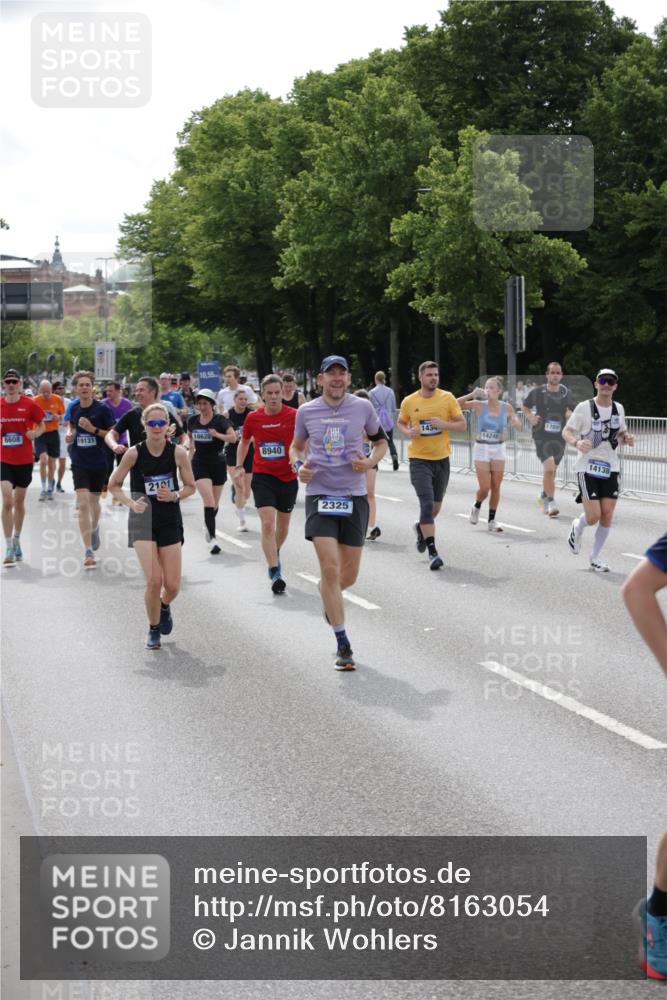 29.06.2025 - hella hamburg halbmarathon Jannik Wohlers http://msf.ph/oto/8163054 29.06.2025 10:20:18 Lombardsbrücke 1011, 1471, 2053, 2101, 2325, 2834, 2923, 2945, 3247, 3733, 3781, 4166, 4288, 4422, 4754, 4869, 5181, 5625, 6608, 8113, 8940, 9981, 10050, 10350, 11100, 11145, 11995, 12844, 14138, 14157, 14246, 14342, 14344, 14500, 14502, 14503, 14610, 14611, 14670, 15244, 15442, 15513, 16135, 16254, 16638, 16950, 17095, 17155, 17581, 17832, 17987, 18007, 18423, 18620, 18908, 19014, 19093, 19125, 19131, 19132 meine-sportfotos.de