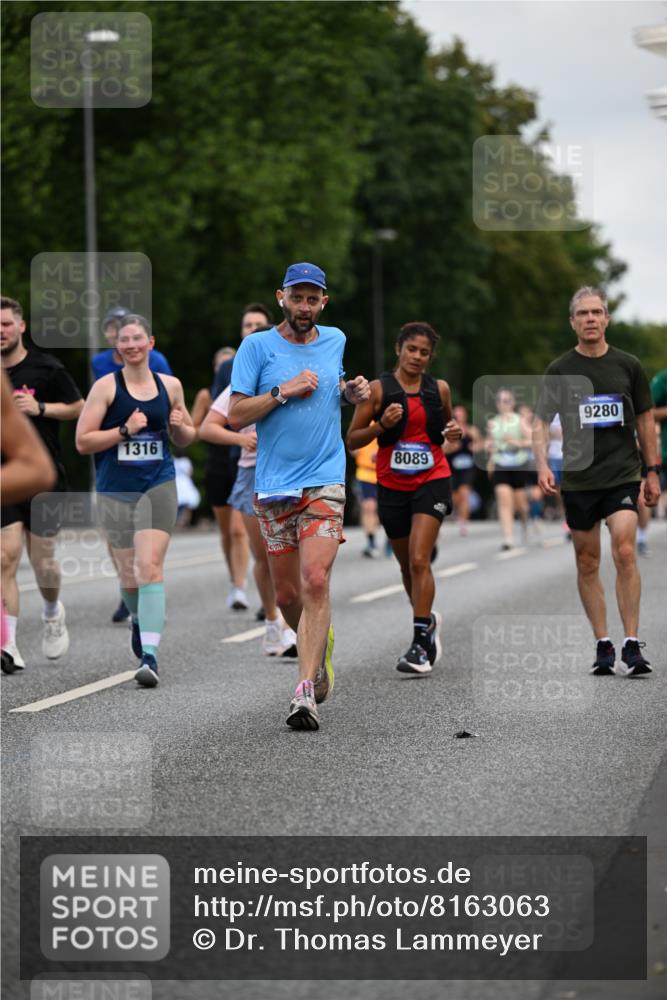 29.06.2025 - hella hamburg halbmarathon Dr. Thomas Lammeyer http://msf.ph/oto/8163063 29.06.2025 10:08:51 Kennedybrücke 1126, 1316, 1559, 2011, 2424, 2463, 2698, 2852, 3994, 4146, 4293, 4538, 4904, 6311, 7017, 8089, 8217, 9280, 10100, 10213, 10709, 10834, 10962 meine-sportfotos.de