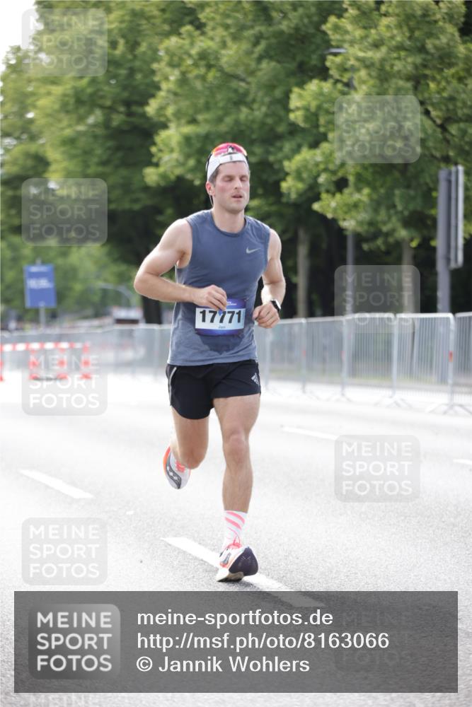 29.06.2025 - hella hamburg halbmarathon Jannik Wohlers http://msf.ph/oto/8163066 29.06.2025 09:40:21 Lombardsbrücke 5253, 6816, 9151, 9475, 11210, 11829, 12373, 17771, 18930 meine-sportfotos.de