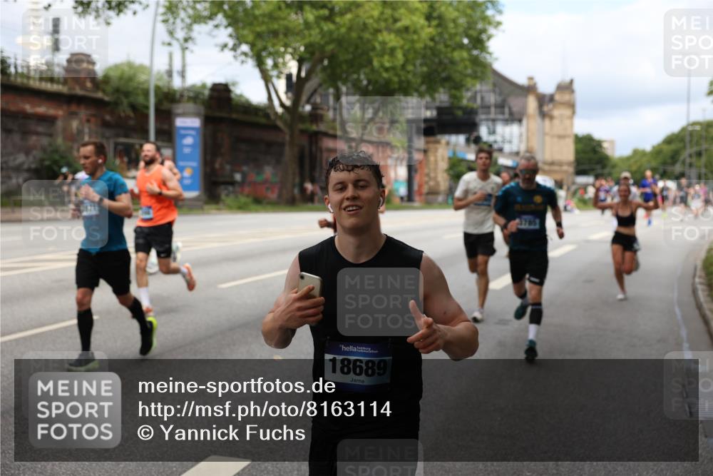 29.06.2025 - hella hamburg halbmarathon Yannick Fuchs http://msf.ph/oto/8163114 29.06.2025 10:39:40 20KM 1171, 2098, 2188, 2367, 2470, 3785, 3917, 4997, 5623, 5706, 6054, 6266, 6375, 6575, 6819, 6831, 7087, 7167, 7325, 7709, 7843, 8871, 9105, 9710, 9720, 10064, 10741, 11291, 11688, 11821, 12154, 12161, 12643, 12783, 13919, 15365, 15651, 15666, 15760, 16617, 16685, 16689, 16725, 16834, 17381, 17382, 17544, 17960, 18055, 18185, 18407, 18638, 18689, 18718, 18862, 19116 meine-sportfotos.de