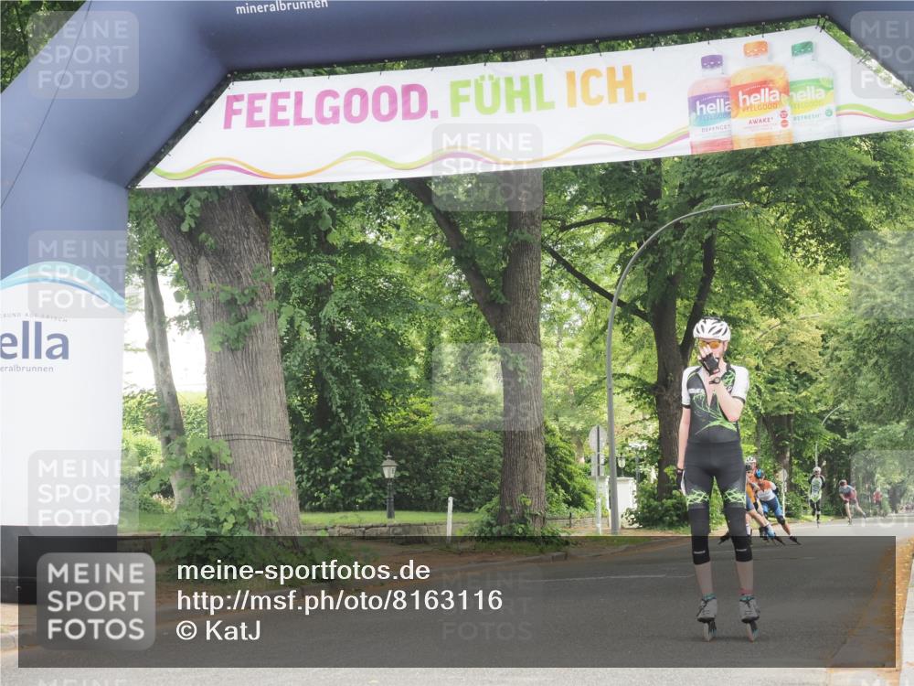 29.06.2025 - hella hamburg halbmarathon KatJ http://msf.ph/oto/8163116 29.06.2025 09:13:29 Zwischen KM18-KM19  meine-sportfotos.de