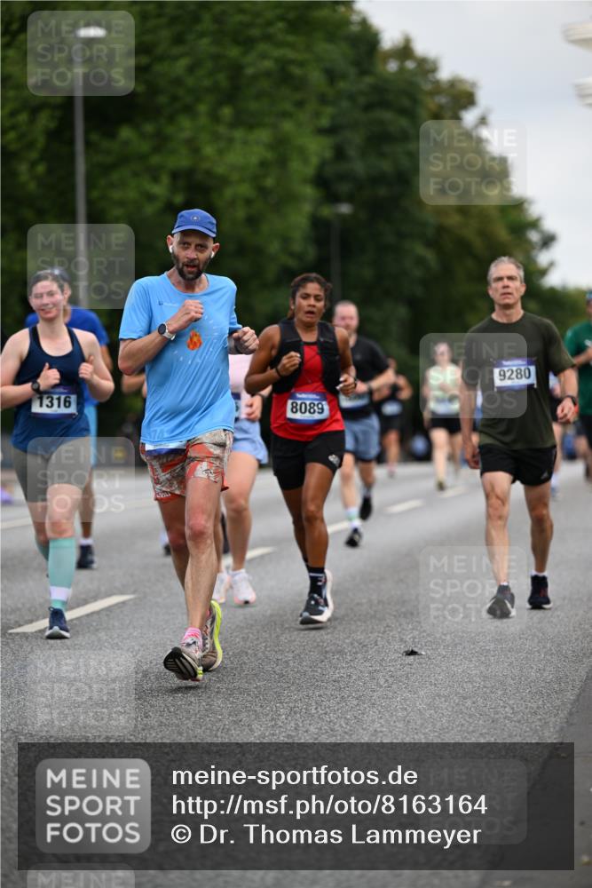 29.06.2025 - hella hamburg halbmarathon Dr. Thomas Lammeyer http://msf.ph/oto/8163164 29.06.2025 10:08:52 Kennedybrücke 1126, 1316, 1559, 2011, 2424, 2463, 2540, 2698, 2852, 3994, 4146, 4293, 4538, 4904, 6311, 7017, 8089, 8217, 9280, 10100, 10213, 10709, 10834, 10962 meine-sportfotos.de
