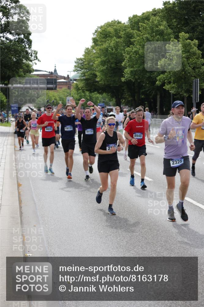 29.06.2025 - hella hamburg halbmarathon Jannik Wohlers http://msf.ph/oto/8163178 29.06.2025 10:20:19 Lombardsbrücke 1011, 1471, 2053, 2101, 2325, 2834, 2923, 2945, 3247, 3733, 3781, 4288, 4422, 4754, 4869, 5181, 5625, 6608, 8113, 8940, 9981, 10050, 10350, 11100, 11145, 11995, 12844, 14138, 14157, 14246, 14342, 14344, 14500, 14502, 14503, 14610, 14611, 14670, 15244, 15442, 15513, 16135, 16254, 16638, 16950, 17095, 17155, 17581, 17832, 17987, 18007, 18141, 18423, 18620, 18908, 19014, 19124, 19125, 19131, 19132 meine-sportfotos.de