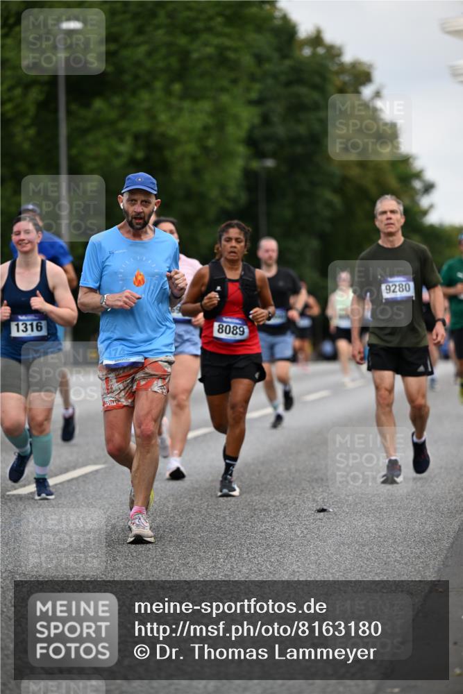 29.06.2025 - hella hamburg halbmarathon Dr. Thomas Lammeyer http://msf.ph/oto/8163180 29.06.2025 10:08:52 Kennedybrücke 1126, 1316, 1559, 2011, 2424, 2463, 2540, 2698, 2852, 3994, 4146, 4293, 4538, 4904, 6311, 7017, 8089, 8217, 9280, 10100, 10213, 10709, 10834, 10962 meine-sportfotos.de