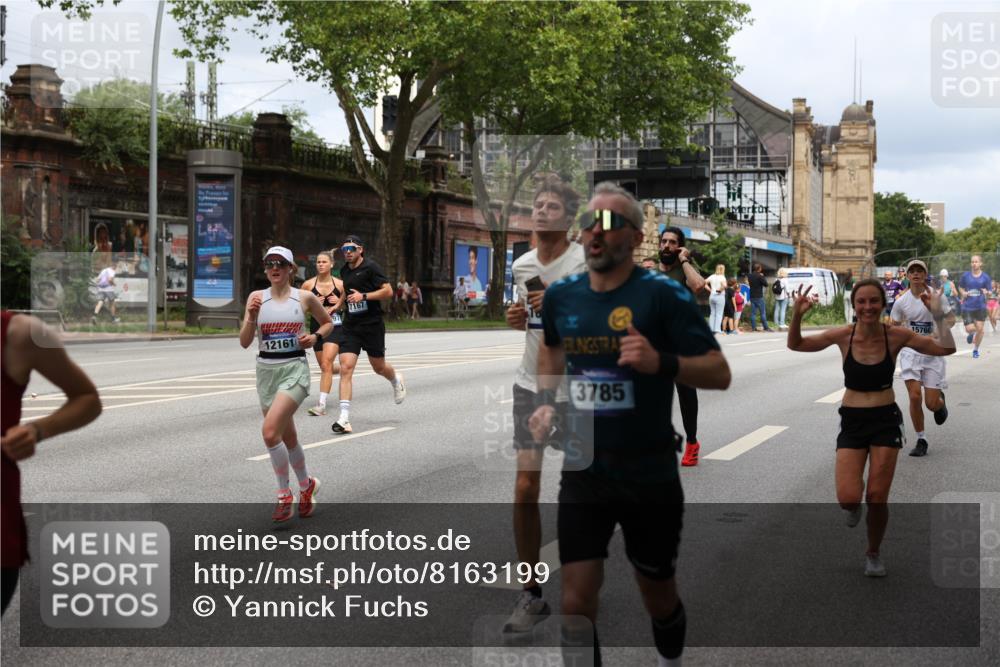 29.06.2025 - hella hamburg halbmarathon Yannick Fuchs http://msf.ph/oto/8163199 29.06.2025 10:39:41 20KM 1171, 2098, 2188, 2367, 2470, 3785, 4997, 5623, 5706, 6054, 6266, 6375, 6575, 6819, 6831, 7087, 7167, 7325, 7709, 7843, 8871, 9105, 9710, 9720, 10064, 10741, 11291, 11688, 11821, 12154, 12161, 12643, 12783, 13919, 15365, 15651, 15666, 15760, 16617, 16685, 16689, 16725, 16834, 17544, 17960, 18055, 18185, 18407, 18638, 18689, 18718, 18862, 19116 meine-sportfotos.de