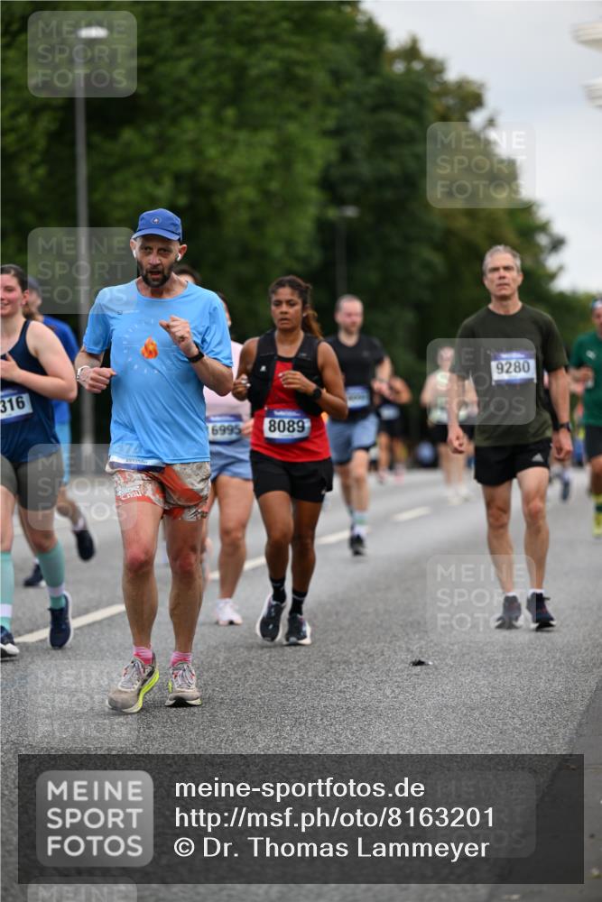29.06.2025 - hella hamburg halbmarathon Dr. Thomas Lammeyer http://msf.ph/oto/8163201 29.06.2025 10:08:52 Kennedybrücke 1126, 1316, 1559, 2011, 2424, 2463, 2540, 2698, 2852, 3994, 4146, 4293, 4538, 4904, 6311, 7017, 8089, 8217, 9280, 10100, 10213, 10709, 10834, 10962 meine-sportfotos.de