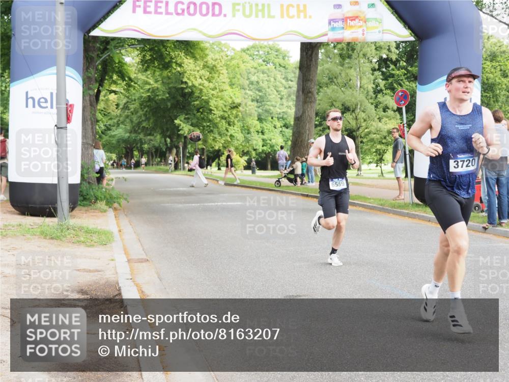 29.06.2025 - hella hamburg halbmarathon MichiJ http://msf.ph/oto/8163207 29.06.2025 10:12:43 Zwischen KM18-KM19 35, 52, 3720, 6559, 9475, 13751, 16548 meine-sportfotos.de