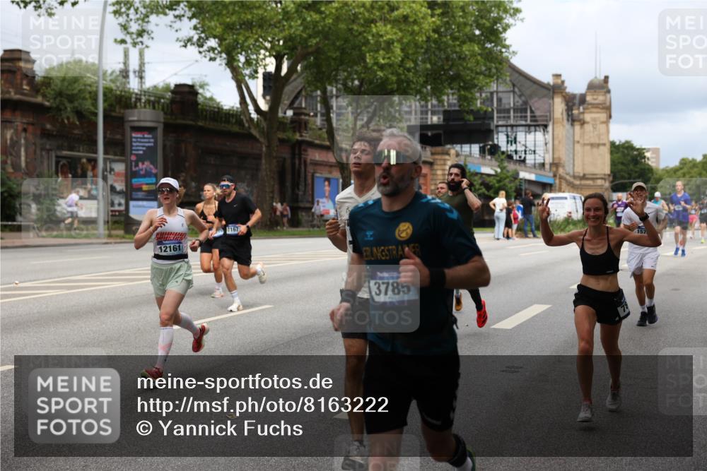 29.06.2025 - hella hamburg halbmarathon Yannick Fuchs http://msf.ph/oto/8163222 29.06.2025 10:39:41 20KM 1171, 2098, 2188, 2367, 2470, 3785, 4997, 5623, 5706, 6054, 6266, 6375, 6575, 6819, 6831, 7087, 7167, 7325, 7709, 7843, 8871, 9105, 9710, 9720, 10064, 10741, 11291, 11688, 11821, 12154, 12161, 12643, 12783, 13919, 15365, 15651, 15666, 15760, 16617, 16685, 16689, 16725, 16834, 17544, 17960, 18055, 18185, 18407, 18638, 18689, 18718, 18862, 19116 meine-sportfotos.de