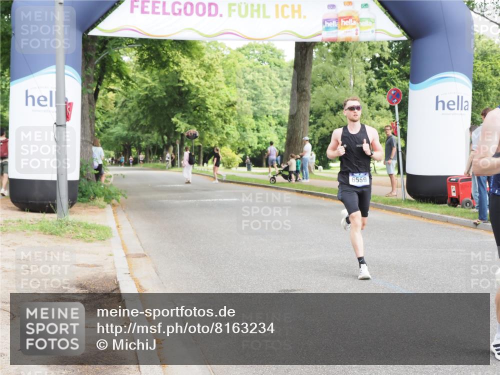 29.06.2025 - hella hamburg halbmarathon MichiJ http://msf.ph/oto/8163234 29.06.2025 10:12:43 Zwischen KM18-KM19 35, 52, 3720, 6559, 9475, 13751, 16548 meine-sportfotos.de
