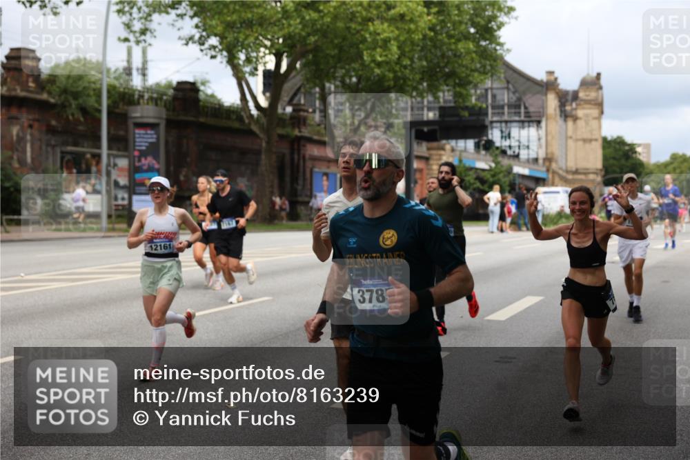29.06.2025 - hella hamburg halbmarathon Yannick Fuchs http://msf.ph/oto/8163239 29.06.2025 10:39:41 20KM 1171, 2098, 2188, 2367, 2470, 3785, 4997, 5623, 5706, 6054, 6266, 6375, 6575, 6819, 6831, 7087, 7167, 7325, 7709, 7843, 8871, 9105, 9710, 9720, 10064, 10741, 11291, 11688, 11821, 12154, 12161, 12643, 12783, 13919, 15365, 15651, 15666, 15760, 16617, 16685, 16689, 16725, 16834, 17544, 17960, 18055, 18185, 18407, 18638, 18689, 18718, 18862, 19116 meine-sportfotos.de