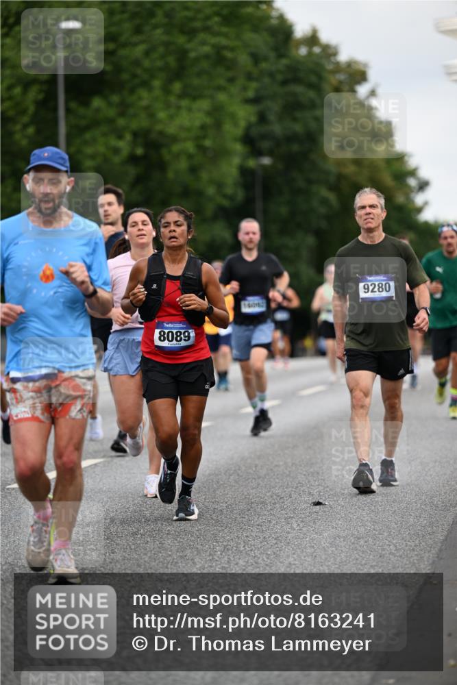 29.06.2025 - hella hamburg halbmarathon Dr. Thomas Lammeyer http://msf.ph/oto/8163241 29.06.2025 10:08:53 Kennedybrücke 1126, 1316, 1347, 1559, 2011, 2424, 2463, 2540, 2698, 2852, 3994, 4146, 4293, 4538, 4904, 6311, 7017, 8089, 8217, 9280, 10100, 10213, 10709, 10834, 10962 meine-sportfotos.de