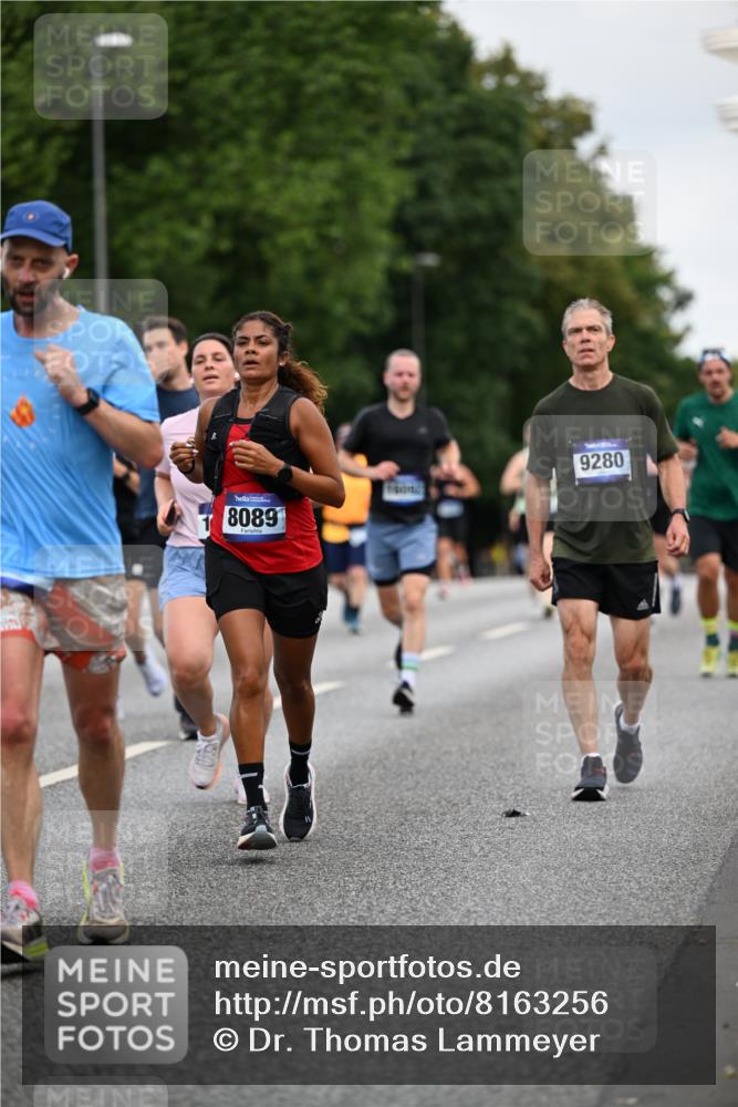 29.06.2025 - hella hamburg halbmarathon Dr. Thomas Lammeyer http://msf.ph/oto/8163256 29.06.2025 10:08:53 Kennedybrücke 1126, 1316, 1347, 1559, 2011, 2424, 2463, 2540, 2698, 2852, 3994, 4146, 4293, 4538, 4904, 6311, 7017, 8089, 8217, 9280, 10100, 10213, 10709, 10834, 10962 meine-sportfotos.de
