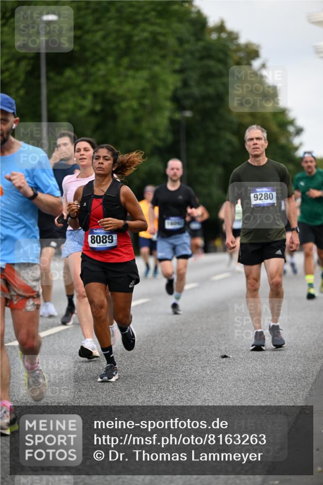 29.06.2025 - hella hamburg halbmarathon Dr. Thomas Lammeyer http://msf.ph/oto/8163263 29.06.2025 10:08:53 Kennedybrücke 1126, 1316, 1347, 1559, 2011, 2424, 2463, 2540, 2698, 2852, 3994, 4146, 4293, 4538, 4904, 6311, 7017, 8089, 8217, 9280, 10100, 10213, 10709, 10834, 10962 meine-sportfotos.de