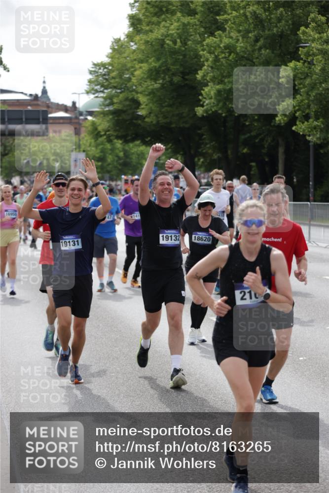 29.06.2025 - hella hamburg halbmarathon Jannik Wohlers http://msf.ph/oto/8163265 29.06.2025 10:20:20 Lombardsbrücke 1011, 2053, 2101, 2325, 2834, 2923, 2945, 3247, 3733, 3781, 4288, 4422, 4754, 4869, 5625, 6608, 8113, 8940, 9981, 10050, 10350, 11100, 11145, 11995, 12844, 14138, 14157, 14246, 14342, 14344, 14500, 14502, 14503, 14610, 14611, 14615, 14670, 15244, 15513, 16135, 16254, 16638, 16950, 17095, 17155, 17581, 17832, 17987, 18007, 18141, 18423, 18620, 18908, 19014, 19124, 19125, 19131, 19132 meine-sportfotos.de