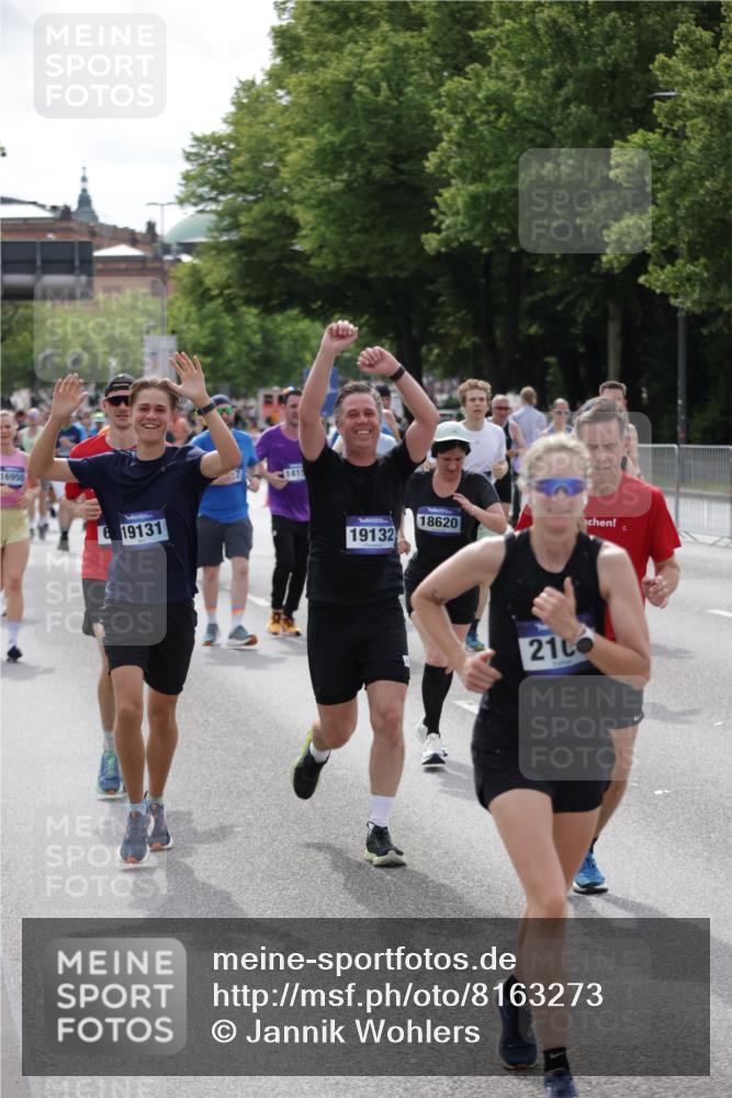 29.06.2025 - hella hamburg halbmarathon Jannik Wohlers http://msf.ph/oto/8163273 29.06.2025 10:20:20 Lombardsbrücke 1011, 2053, 2101, 2325, 2834, 2923, 2945, 3247, 3733, 3781, 4288, 4422, 4754, 4869, 5625, 6608, 8113, 8940, 9981, 10050, 10350, 11100, 11145, 11995, 12844, 14138, 14157, 14246, 14342, 14344, 14500, 14502, 14503, 14610, 14611, 14615, 14670, 15244, 15513, 16135, 16254, 16638, 16950, 17095, 17155, 17581, 17832, 17987, 18007, 18141, 18423, 18620, 18908, 19014, 19124, 19125, 19131, 19132 meine-sportfotos.de