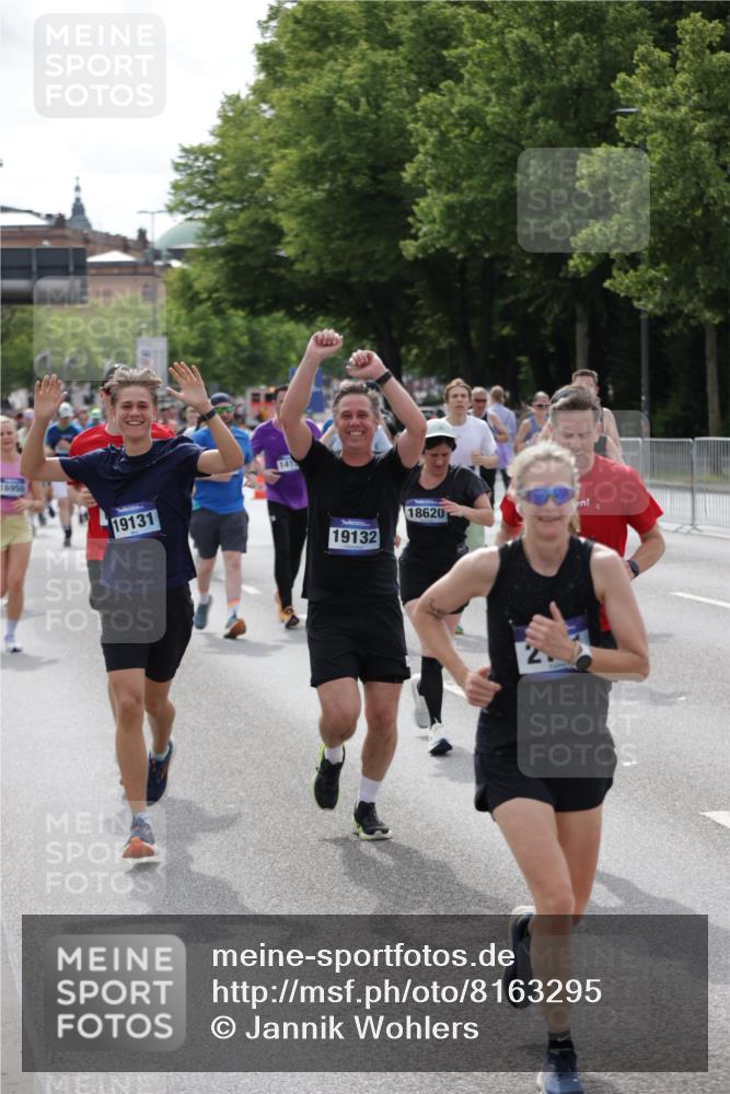 29.06.2025 - hella hamburg halbmarathon Jannik Wohlers http://msf.ph/oto/8163295 29.06.2025 10:20:20 Lombardsbrücke 1011, 2053, 2101, 2325, 2834, 2923, 2945, 3247, 3733, 3781, 4288, 4422, 4754, 4869, 5625, 6608, 8113, 8940, 9981, 10050, 10350, 11100, 11145, 11995, 12844, 14138, 14157, 14246, 14342, 14344, 14500, 14502, 14503, 14610, 14611, 14615, 14670, 15244, 15513, 16135, 16254, 16638, 16950, 17095, 17155, 17581, 17832, 17987, 18007, 18141, 18423, 18620, 18908, 19014, 19124, 19125, 19131, 19132 meine-sportfotos.de