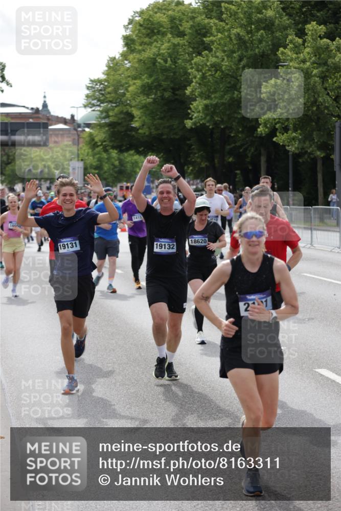 29.06.2025 - hella hamburg halbmarathon Jannik Wohlers http://msf.ph/oto/8163311 29.06.2025 10:20:20 Lombardsbrücke 1011, 2053, 2101, 2325, 2834, 2923, 2945, 3247, 3733, 3781, 4288, 4422, 4754, 4869, 5625, 6608, 8113, 8940, 9981, 10050, 10350, 11100, 11145, 11995, 12844, 14138, 14157, 14246, 14342, 14344, 14500, 14502, 14503, 14610, 14611, 14615, 14670, 15244, 15513, 16135, 16254, 16638, 16950, 17095, 17155, 17581, 17832, 17987, 18007, 18141, 18423, 18620, 18908, 19014, 19124, 19125, 19131, 19132 meine-sportfotos.de