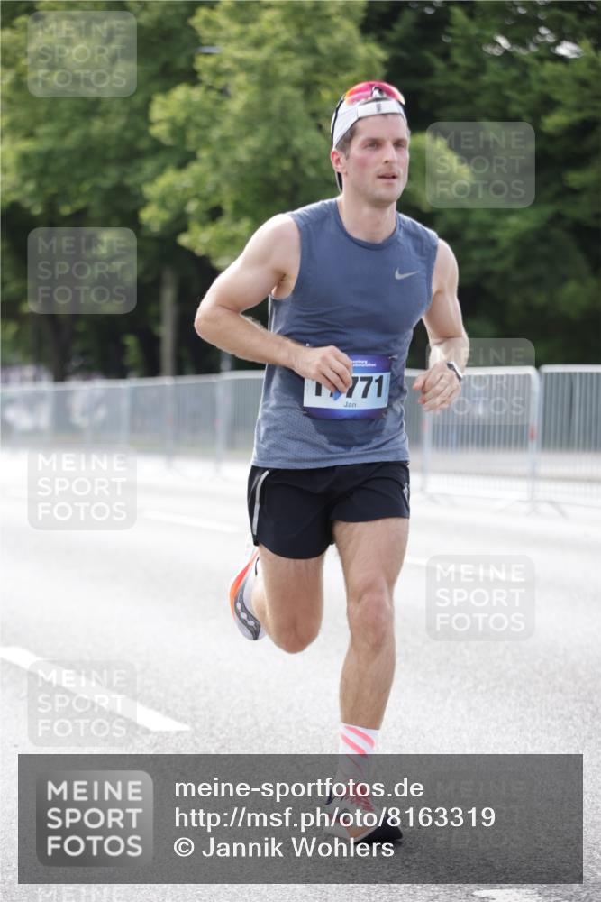 29.06.2025 - hella hamburg halbmarathon Jannik Wohlers http://msf.ph/oto/8163319 29.06.2025 09:40:21 Lombardsbrücke 5253, 6816, 9151, 9475, 11210, 11829, 12373, 17771, 18930 meine-sportfotos.de