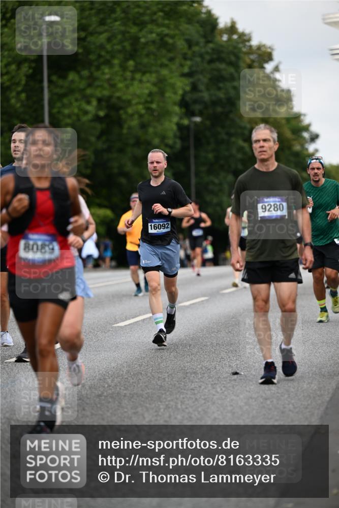29.06.2025 - hella hamburg halbmarathon Dr. Thomas Lammeyer http://msf.ph/oto/8163335 29.06.2025 10:08:54 Kennedybrücke 1126, 1316, 1347, 1559, 2011, 2424, 2463, 2540, 2698, 2852, 3994, 4146, 4293, 4538, 4904, 6311, 7017, 8089, 8217, 9280, 10100, 10213, 10709, 10834, 10962, 11088 meine-sportfotos.de