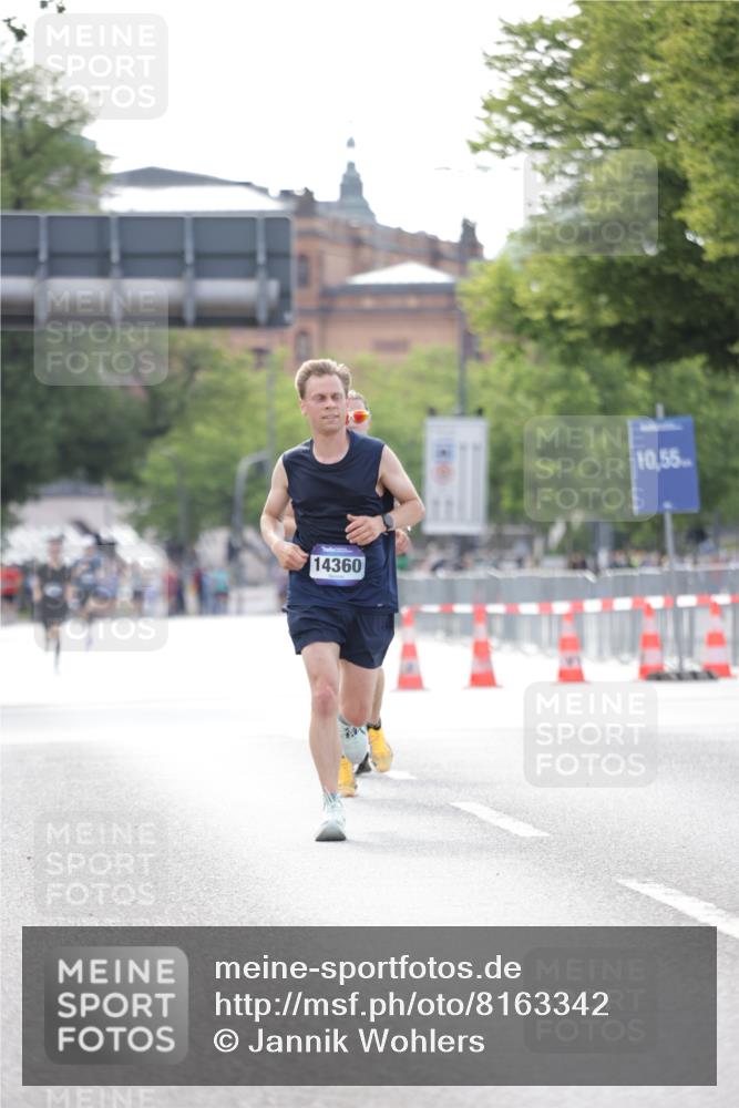29.06.2025 - hella hamburg halbmarathon Jannik Wohlers http://msf.ph/oto/8163342 29.06.2025 09:40:25 Lombardsbrücke 5253, 6816, 9475, 11210, 11829, 12373, 14360, 14766, 17771 meine-sportfotos.de
