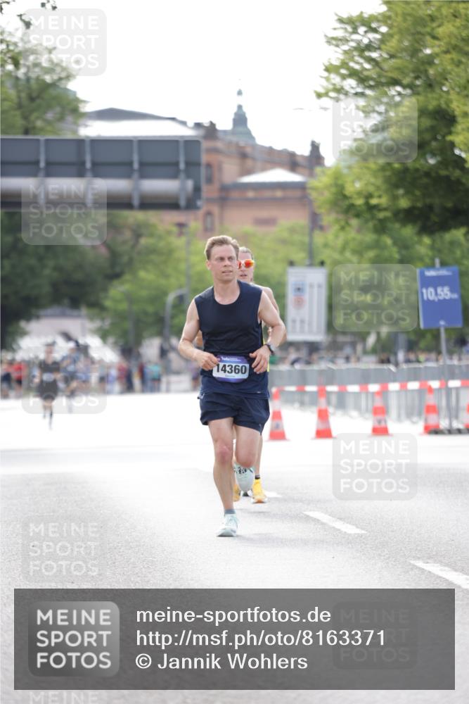 29.06.2025 - hella hamburg halbmarathon Jannik Wohlers http://msf.ph/oto/8163371 29.06.2025 09:40:26 Lombardsbrücke 5253, 6816, 9475, 11210, 11829, 12373, 14360, 14766, 15526, 17771 meine-sportfotos.de