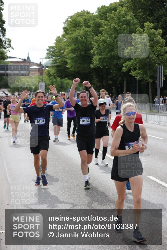29.06.2025 - hella hamburg halbmarathon Jannik Wohlers http://msf.ph/oto/8163387 29.06.2025 10:20:20 Lombardsbrücke 1011, 2053, 2101, 2325, 2834, 2923, 2945, 3247, 3733, 3781, 4288, 4422, 4754, 4869, 5625, 6608, 8113, 8940, 9981, 10050, 10350, 11100, 11145, 11995, 12844, 14138, 14157, 14246, 14342, 14344, 14500, 14502, 14503, 14610, 14611, 14615, 14670, 15244, 15513, 16135, 16254, 16638, 16950, 17095, 17155, 17581, 17832, 17987, 18007, 18141, 18423, 18620, 18908, 19014, 19124, 19125, 19131, 19132 meine-sportfotos.de