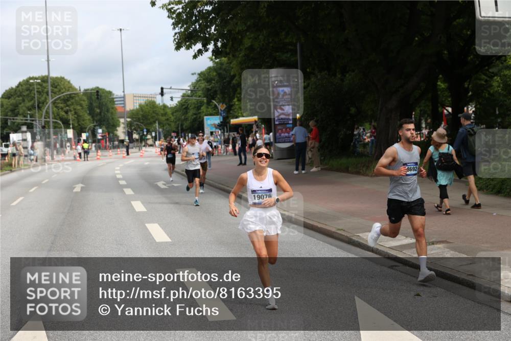 29.06.2025 - hella hamburg halbmarathon Yannick Fuchs http://msf.ph/oto/8163395 29.06.2025 10:21:44 20KM 7380, 9565, 12641, 13779, 13780, 14728, 17040, 18692, 19076 meine-sportfotos.de