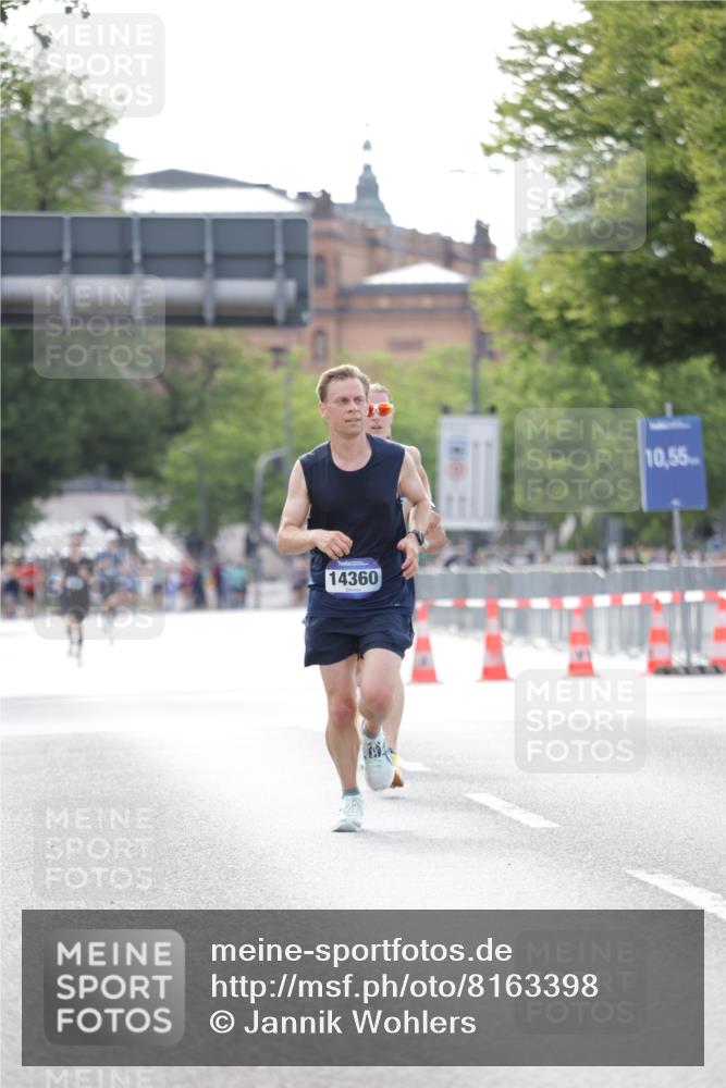29.06.2025 - hella hamburg halbmarathon Jannik Wohlers http://msf.ph/oto/8163398 29.06.2025 09:40:26 Lombardsbrücke 5253, 6816, 9475, 11210, 11829, 12373, 14360, 14766, 15526, 17771 meine-sportfotos.de