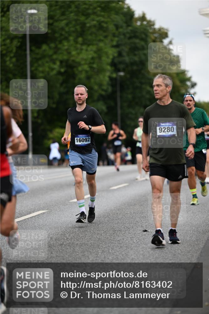 29.06.2025 - hella hamburg halbmarathon Dr. Thomas Lammeyer http://msf.ph/oto/8163402 29.06.2025 10:08:54 Kennedybrücke 1126, 1316, 1347, 1559, 2011, 2424, 2463, 2540, 2698, 2852, 3994, 4146, 4293, 4538, 4904, 6311, 7017, 8089, 8217, 9280, 10100, 10213, 10709, 10834, 10962, 11088 meine-sportfotos.de