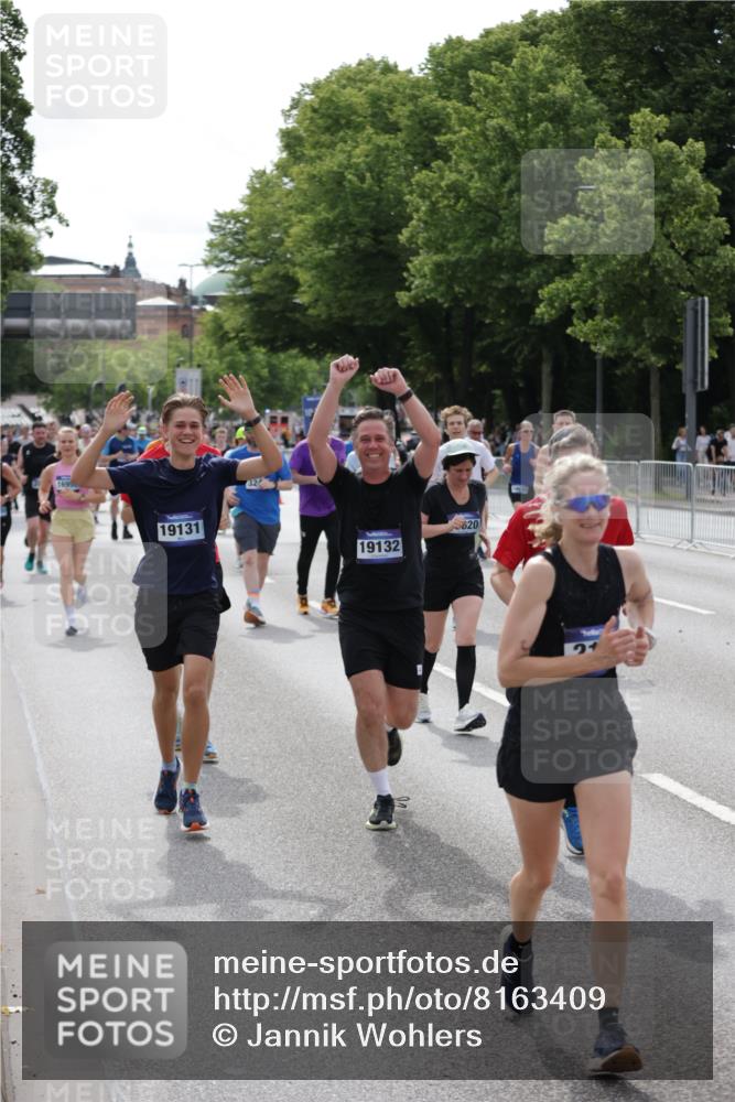 29.06.2025 - hella hamburg halbmarathon Jannik Wohlers http://msf.ph/oto/8163409 29.06.2025 10:20:20 Lombardsbrücke 1011, 2053, 2101, 2325, 2834, 2923, 2945, 3247, 3733, 3781, 4288, 4422, 4754, 4869, 5625, 6608, 8113, 8940, 9981, 10050, 10350, 11100, 11145, 11995, 12844, 14138, 14157, 14246, 14342, 14344, 14500, 14502, 14503, 14610, 14611, 14615, 14670, 15244, 15513, 16135, 16254, 16638, 16950, 17095, 17155, 17581, 17832, 17987, 18007, 18141, 18423, 18620, 18908, 19014, 19124, 19125, 19131, 19132 meine-sportfotos.de