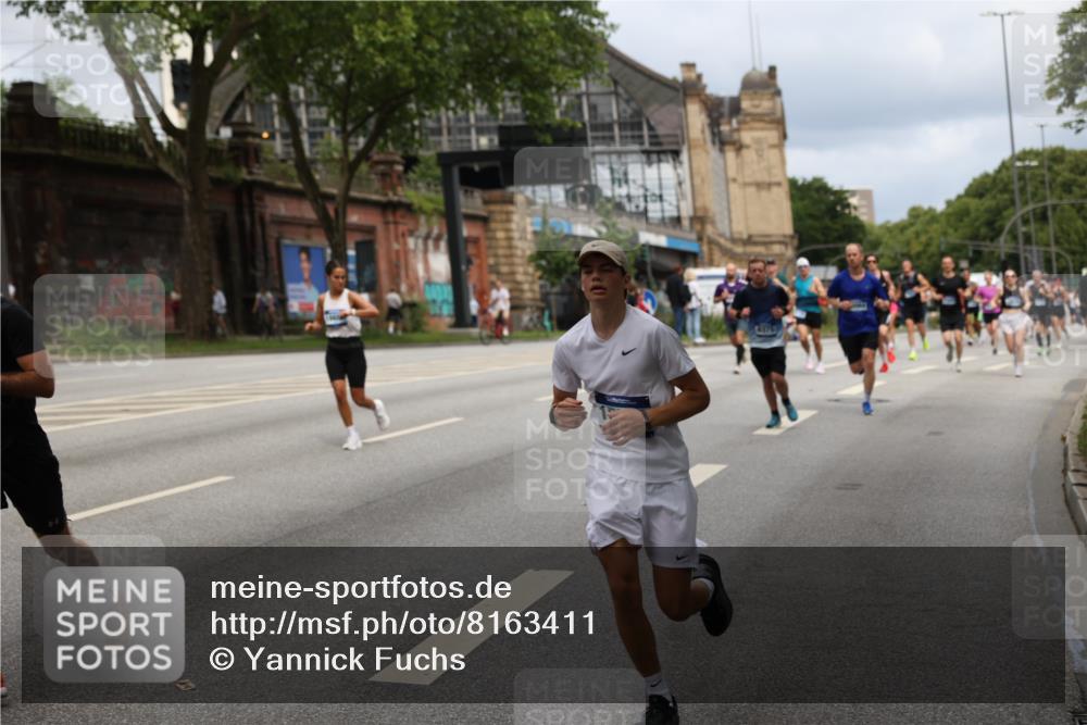 29.06.2025 - hella hamburg halbmarathon Yannick Fuchs http://msf.ph/oto/8163411 29.06.2025 10:39:43 20KM 2098, 2188, 2367, 2470, 3785, 4997, 5623, 5648, 5706, 6054, 6375, 6819, 6831, 7087, 7167, 7325, 7709, 7843, 8871, 9105, 9710, 9720, 10064, 10741, 11291, 11688, 11821, 12154, 12161, 12643, 12783, 13919, 14374, 15365, 15636, 15651, 15666, 15760, 16617, 16685, 16689, 16725, 16834, 17544, 17960, 18055, 18185, 18407, 18638, 18689, 18862, 19116 meine-sportfotos.de
