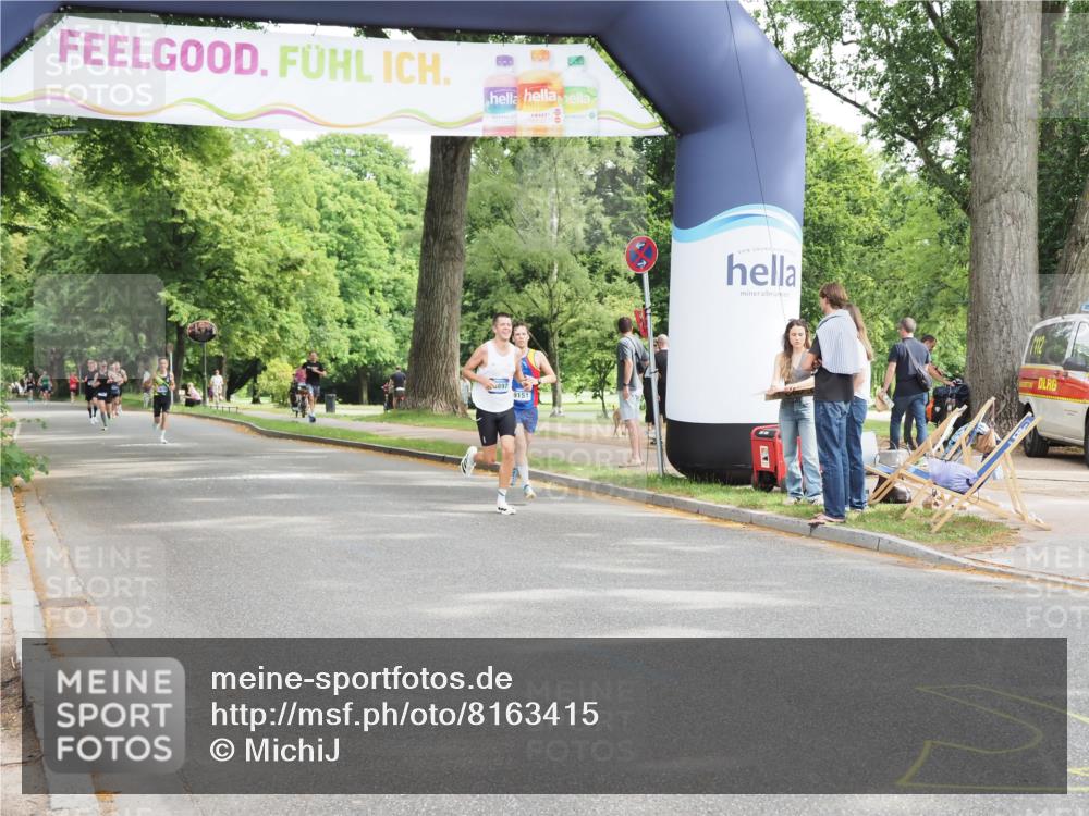 29.06.2025 - hella hamburg halbmarathon MichiJ http://msf.ph/oto/8163415 29.06.2025 10:13:11 Zwischen KM18-KM19 4128, 4571 meine-sportfotos.de