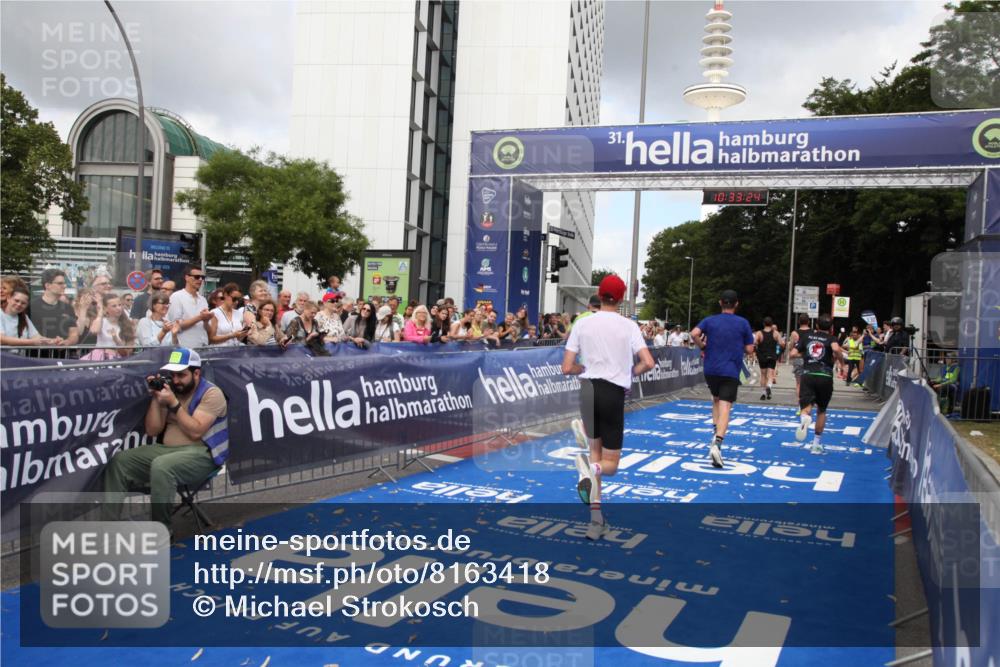 29.06.2025 - hella hamburg halbmarathon Michael Strokosch http://msf.ph/oto/8163418 29.06.2025 10:33:23 Ziel 1959, 4679, 7723, 9047, 14167, 16881, 17175, 18455 meine-sportfotos.de