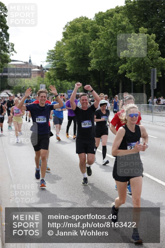 29.06.2025 - hella hamburg halbmarathon Jannik Wohlers http://msf.ph/oto/8163422 29.06.2025 10:20:20 Lombardsbrücke 1011, 2053, 2101, 2325, 2834, 2923, 2945, 3247, 3733, 3781, 4288, 4422, 4754, 4869, 5625, 6608, 8113, 8940, 9981, 10050, 10350, 11100, 11145, 11995, 12844, 14138, 14157, 14246, 14342, 14344, 14500, 14502, 14503, 14610, 14611, 14615, 14670, 15244, 15513, 16135, 16254, 16638, 16950, 17095, 17155, 17581, 17832, 17987, 18007, 18141, 18423, 18620, 18908, 19014, 19124, 19125, 19131, 19132 meine-sportfotos.de