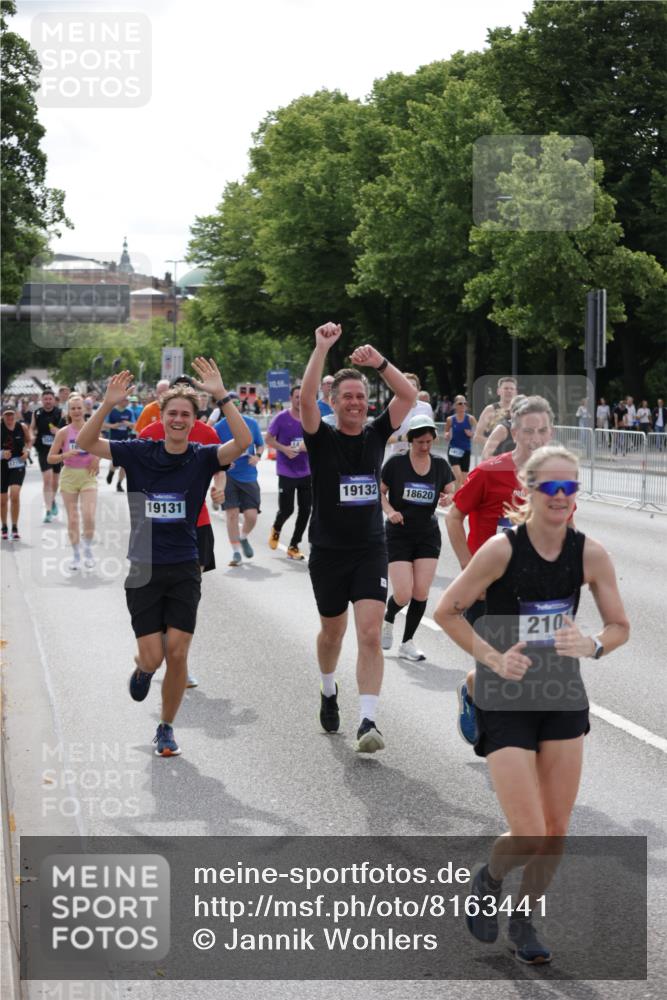 29.06.2025 - hella hamburg halbmarathon Jannik Wohlers http://msf.ph/oto/8163441 29.06.2025 10:20:20 Lombardsbrücke 1011, 2053, 2101, 2325, 2834, 2923, 2945, 3247, 3733, 3781, 4288, 4422, 4754, 4869, 5625, 6608, 8113, 8940, 9981, 10050, 10350, 11100, 11145, 11995, 12844, 14138, 14157, 14246, 14342, 14344, 14500, 14502, 14503, 14610, 14611, 14615, 14670, 15244, 15513, 16135, 16254, 16638, 16950, 17095, 17155, 17581, 17832, 17987, 18007, 18141, 18423, 18620, 18908, 19014, 19124, 19125, 19131, 19132 meine-sportfotos.de
