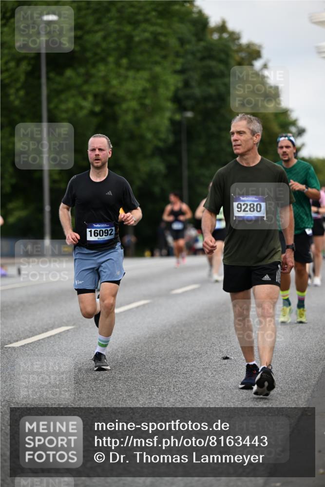 29.06.2025 - hella hamburg halbmarathon Dr. Thomas Lammeyer http://msf.ph/oto/8163443 29.06.2025 10:08:55 Kennedybrücke 1126, 1316, 1347, 1559, 2011, 2424, 2463, 2540, 2698, 2852, 3994, 4146, 4293, 4538, 4904, 6311, 7017, 8089, 8217, 9280, 10100, 10213, 10709, 10834, 11088 meine-sportfotos.de