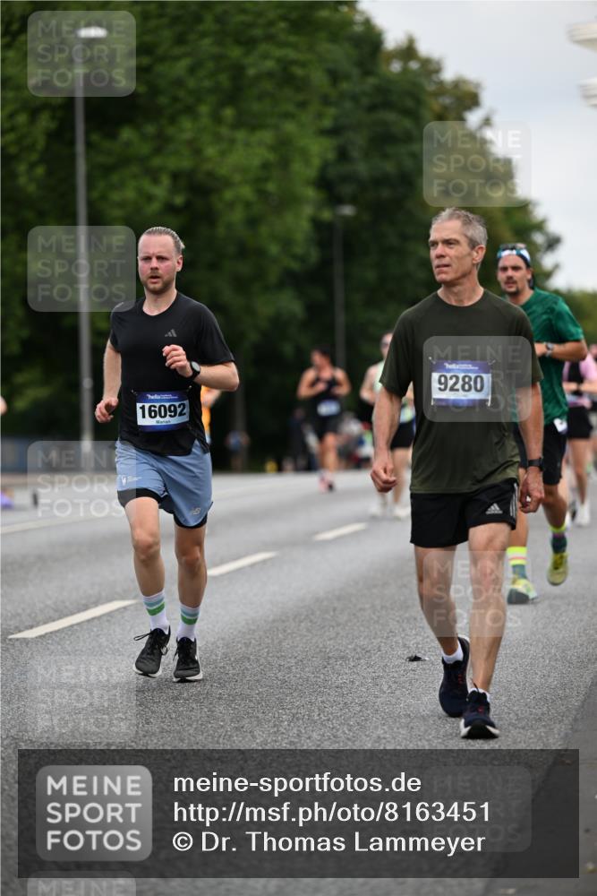 29.06.2025 - hella hamburg halbmarathon Dr. Thomas Lammeyer http://msf.ph/oto/8163451 29.06.2025 10:08:55 Kennedybrücke 1126, 1316, 1347, 1559, 2011, 2424, 2463, 2540, 2698, 2852, 3994, 4146, 4293, 4538, 4904, 6311, 7017, 8089, 8217, 9280, 10100, 10213, 10709, 10834, 11088 meine-sportfotos.de