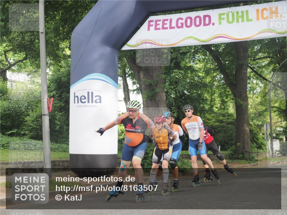 29.06.2025 - hella hamburg halbmarathon KatJ http://msf.ph/oto/8163507 29.06.2025 09:13:33 Zwischen KM18-KM19  meine-sportfotos.de