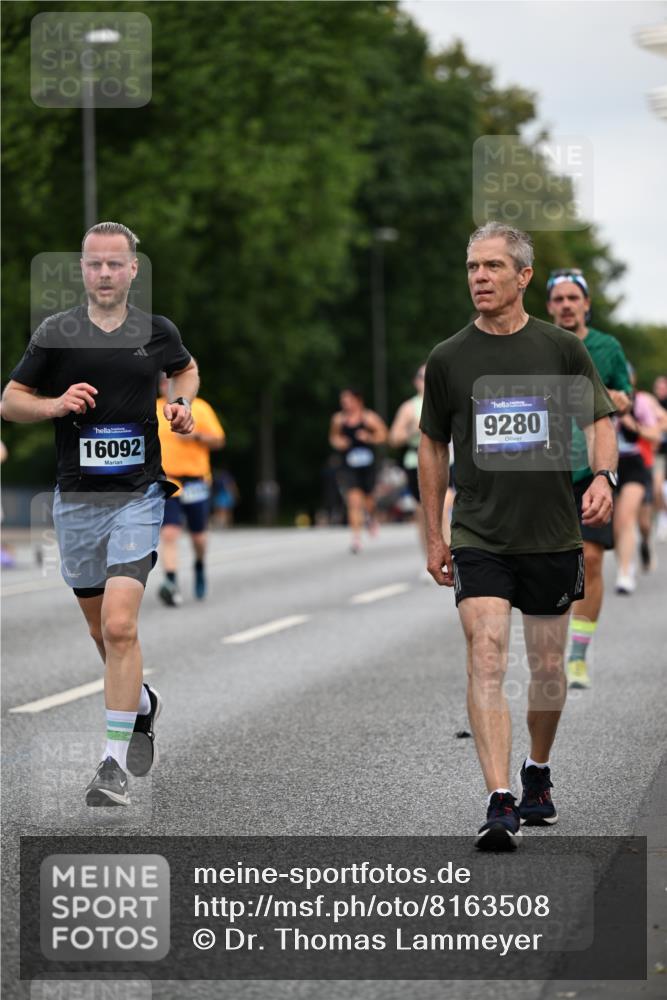 29.06.2025 - hella hamburg halbmarathon Dr. Thomas Lammeyer http://msf.ph/oto/8163508 29.06.2025 10:08:56 Kennedybrücke 1126, 1316, 1347, 1559, 2011, 2424, 2463, 2540, 2698, 2852, 3994, 4146, 4293, 4538, 6311, 7017, 8089, 8217, 9280, 10100, 10213, 10709, 10834, 11088 meine-sportfotos.de