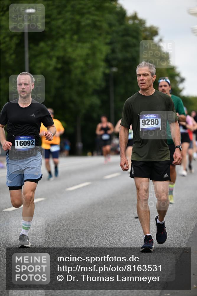 29.06.2025 - hella hamburg halbmarathon Dr. Thomas Lammeyer http://msf.ph/oto/8163531 29.06.2025 10:08:56 Kennedybrücke 1126, 1316, 1347, 1559, 2011, 2424, 2463, 2540, 2698, 2852, 3994, 4146, 4293, 4538, 6311, 7017, 8089, 8217, 9280, 10100, 10213, 10709, 10834, 11088 meine-sportfotos.de